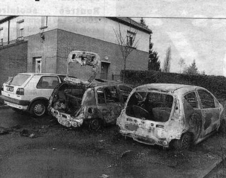 Feu de 2 véhicules
